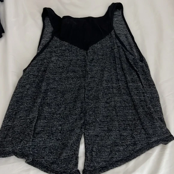 Hard Tail Triangle Crop Top Tank XS. NWT - Picture 2 of 8